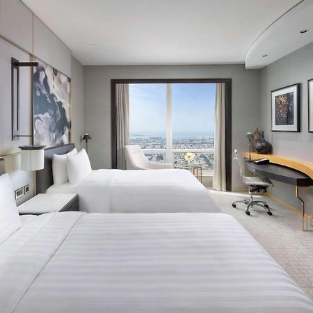 Shangri-La Дубай Екстериор снимка A guest room at the West Hollywood hotel